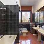 ヴィラ Tudor - Beautiful Large Amidst Lush Nature! Ghevio