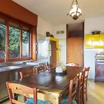 Tudor - Beautiful Large Amidst Lush Nature! ヴィラ Ghevio