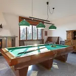 Tudor - Beautiful Large Amidst Lush Nature! Ghevio