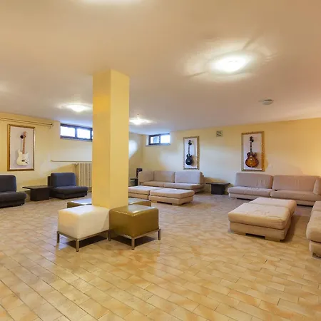 Villa Tudor - Beautiful Large Amidst Lush Nature!