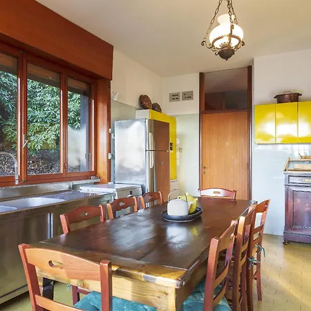 Tudor - Beautiful Large Amidst Lush Nature! וילה Ghevio