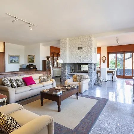 Tudor - Beautiful Large Amidst Lush Nature! Villa Ghevio