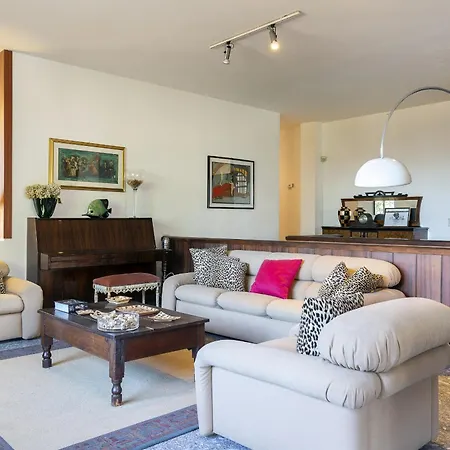 Villa Tudor - Beautiful Large Amidst Lush Nature!