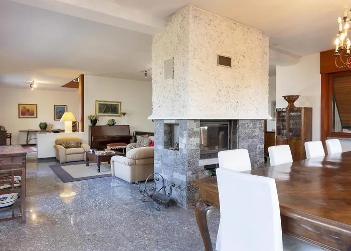 Villa Tudor - Beautiful Large Amidst Lush Nature! *