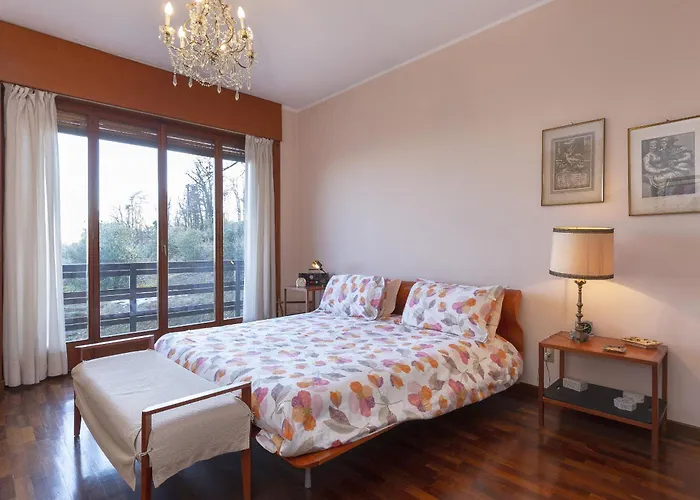 Tudor - Beautiful Large Amidst Lush Nature! Villa *