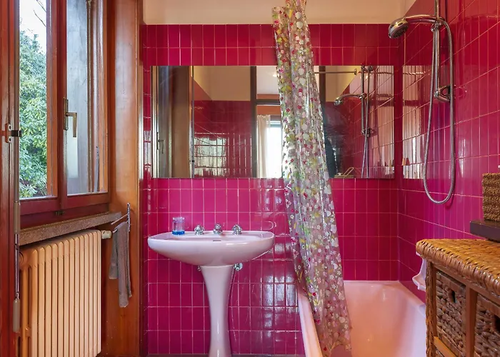 빌라 Tudor - Beautiful Large Amidst Lush Nature! *