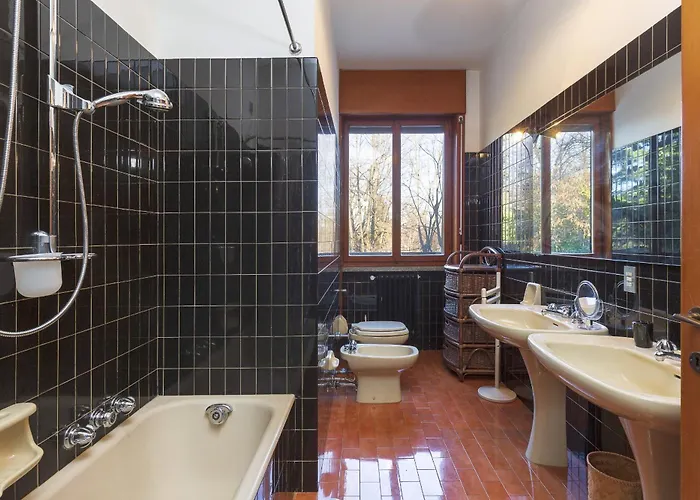 Willa Tudor - Beautiful Large Amidst Lush Nature! Ghevio