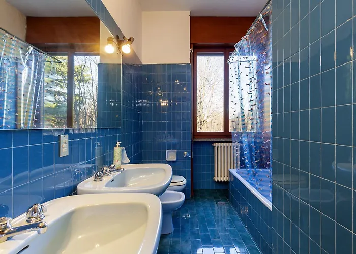 Tudor - Beautiful Large Amidst Lush Nature! *