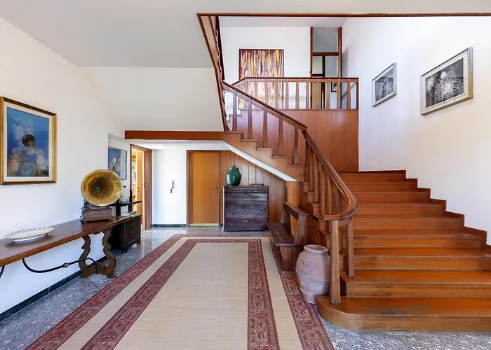 Tudor - Beautiful Large Amidst Lush Nature! Ghevio