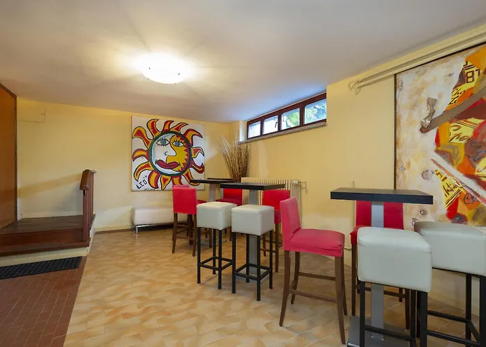 빌라 Tudor - Beautiful Large Amidst Lush Nature! *