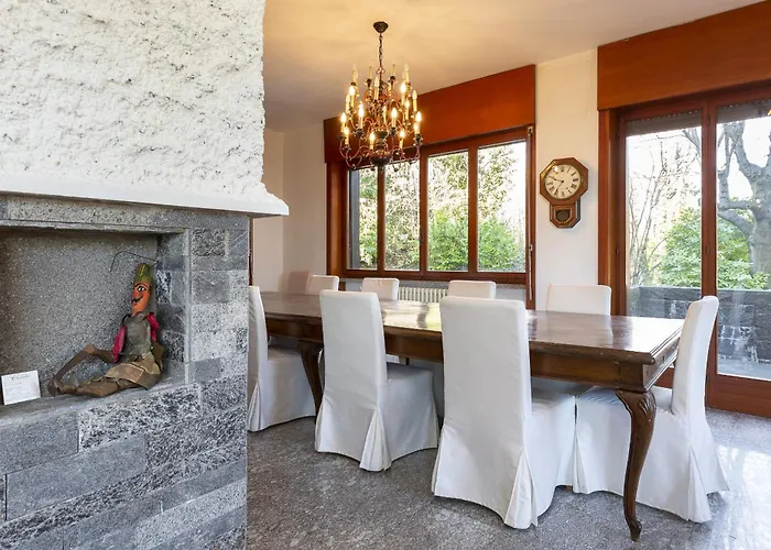 Tudor - Beautiful Large Amidst Lush Nature! *