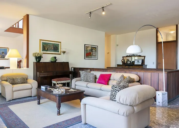 Villa Tudor - Beautiful Large Amidst Lush Nature!