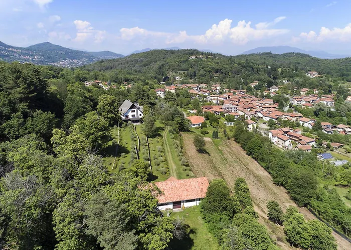 Tudor - Beautiful Large Amidst Lush Nature! Ghevio