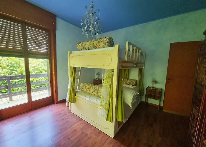 Tudor - Beautiful Large Amidst Lush Nature! Villa